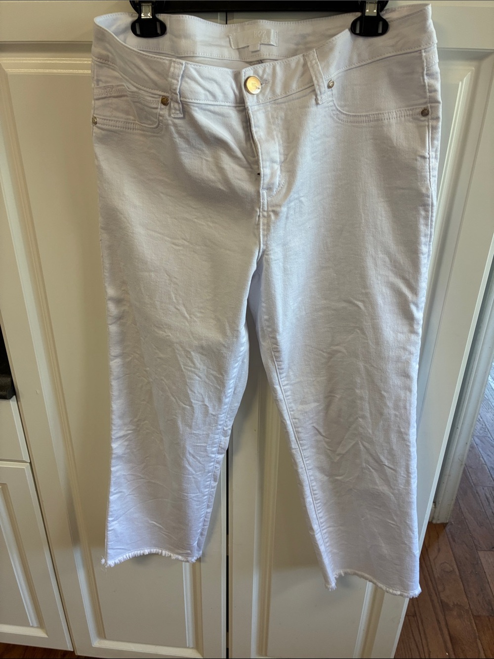 1822 Denim White Cropped Raw-Hem Ankle Jeans